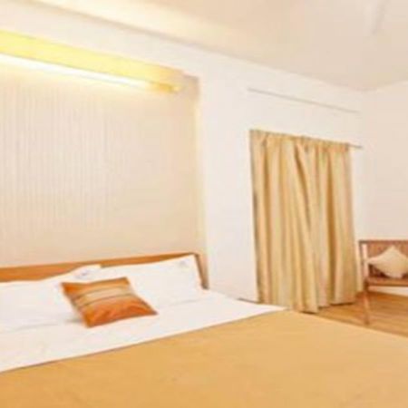 Hotel Holiday Home Μπανγκαλόρ Εξωτερικό φωτογραφία