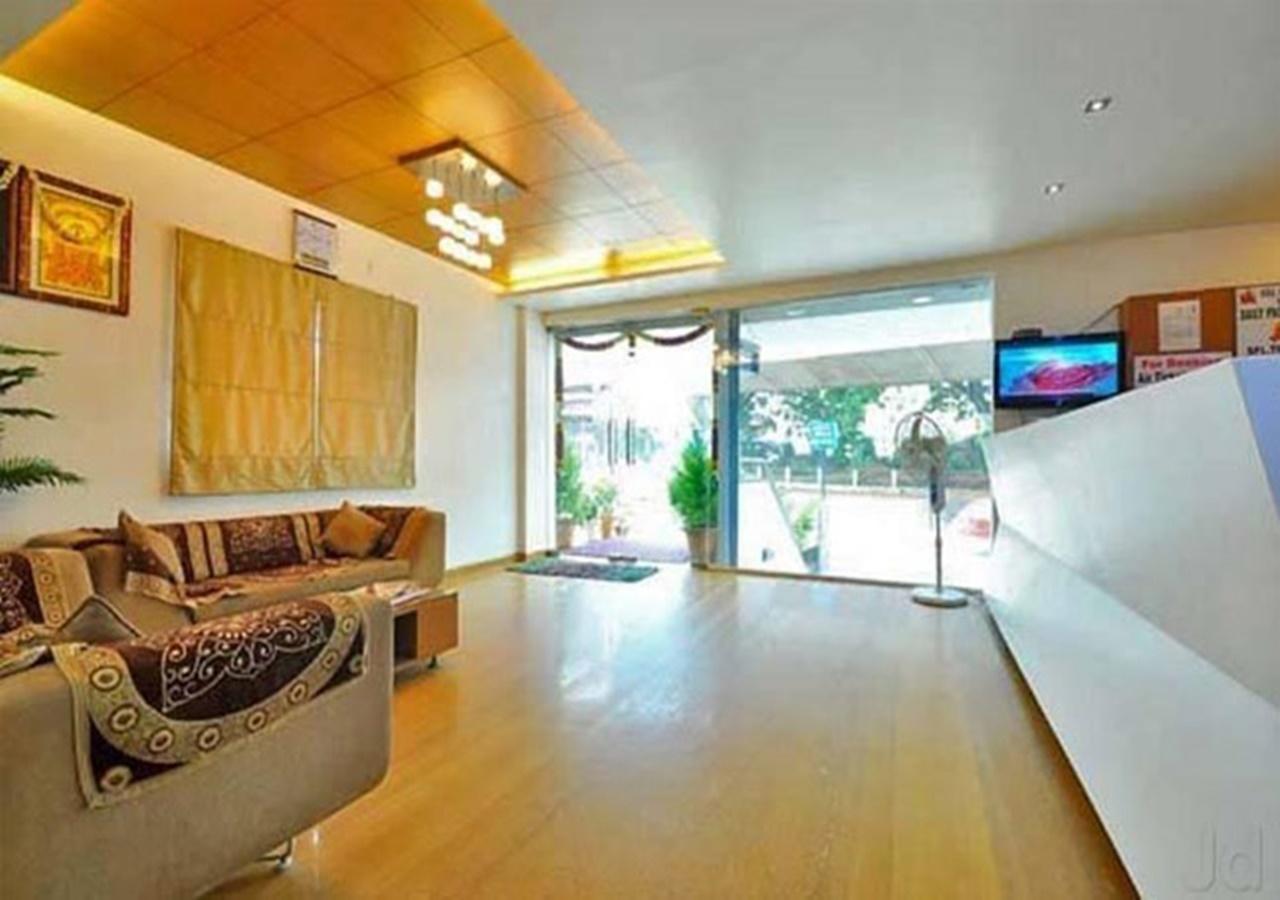 Hotel Holiday Home Μπανγκαλόρ Εξωτερικό φωτογραφία