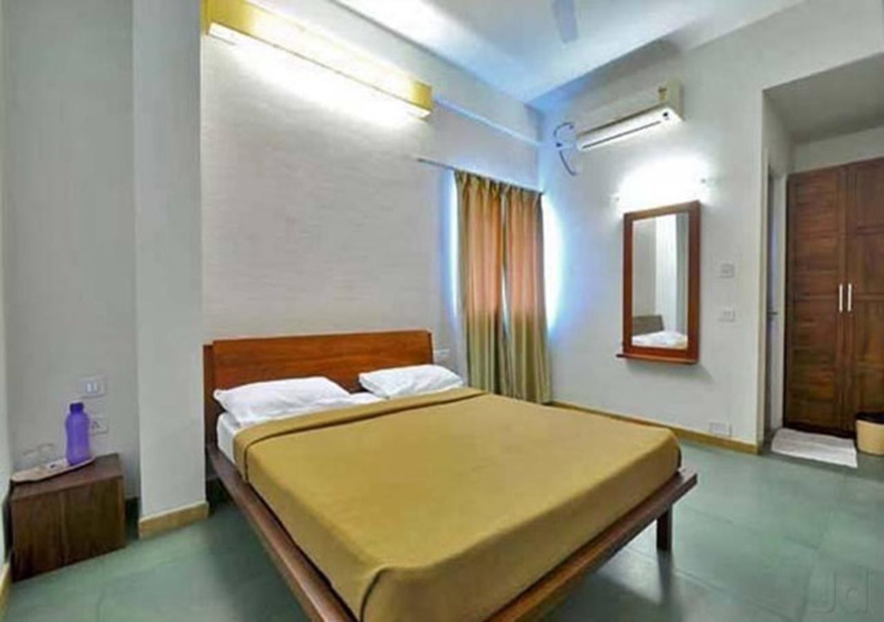 Hotel Holiday Home Μπανγκαλόρ Εξωτερικό φωτογραφία
