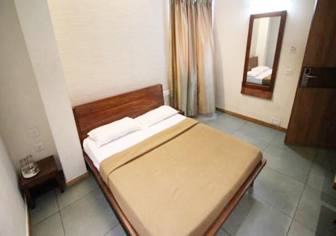Hotel Holiday Home Μπανγκαλόρ Εξωτερικό φωτογραφία