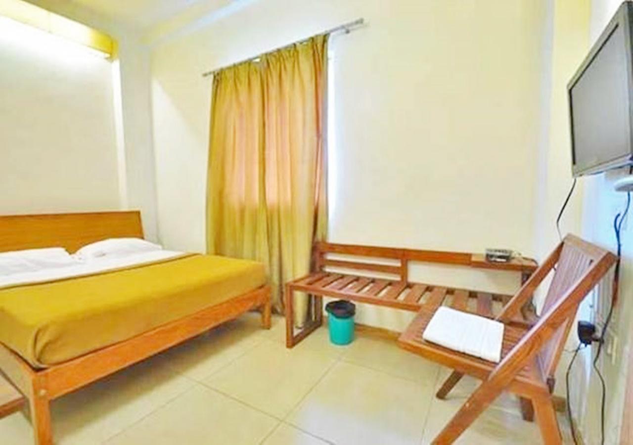Hotel Holiday Home Μπανγκαλόρ Εξωτερικό φωτογραφία