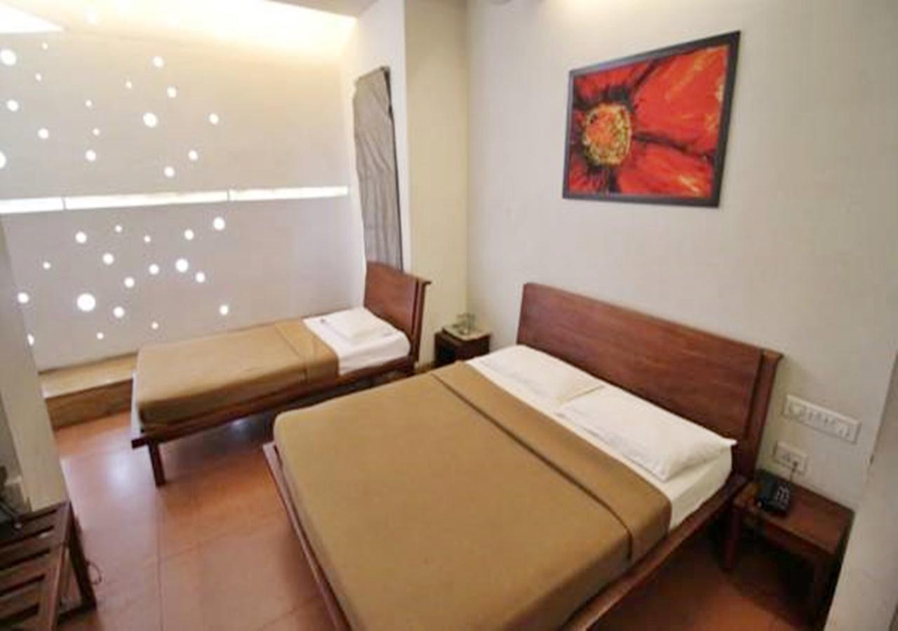 Hotel Holiday Home Μπανγκαλόρ Εξωτερικό φωτογραφία
