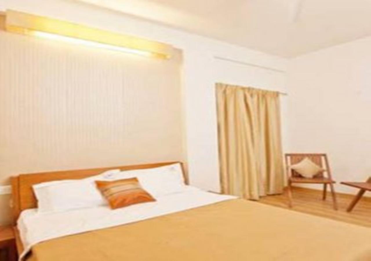 Hotel Holiday Home Μπανγκαλόρ Εξωτερικό φωτογραφία